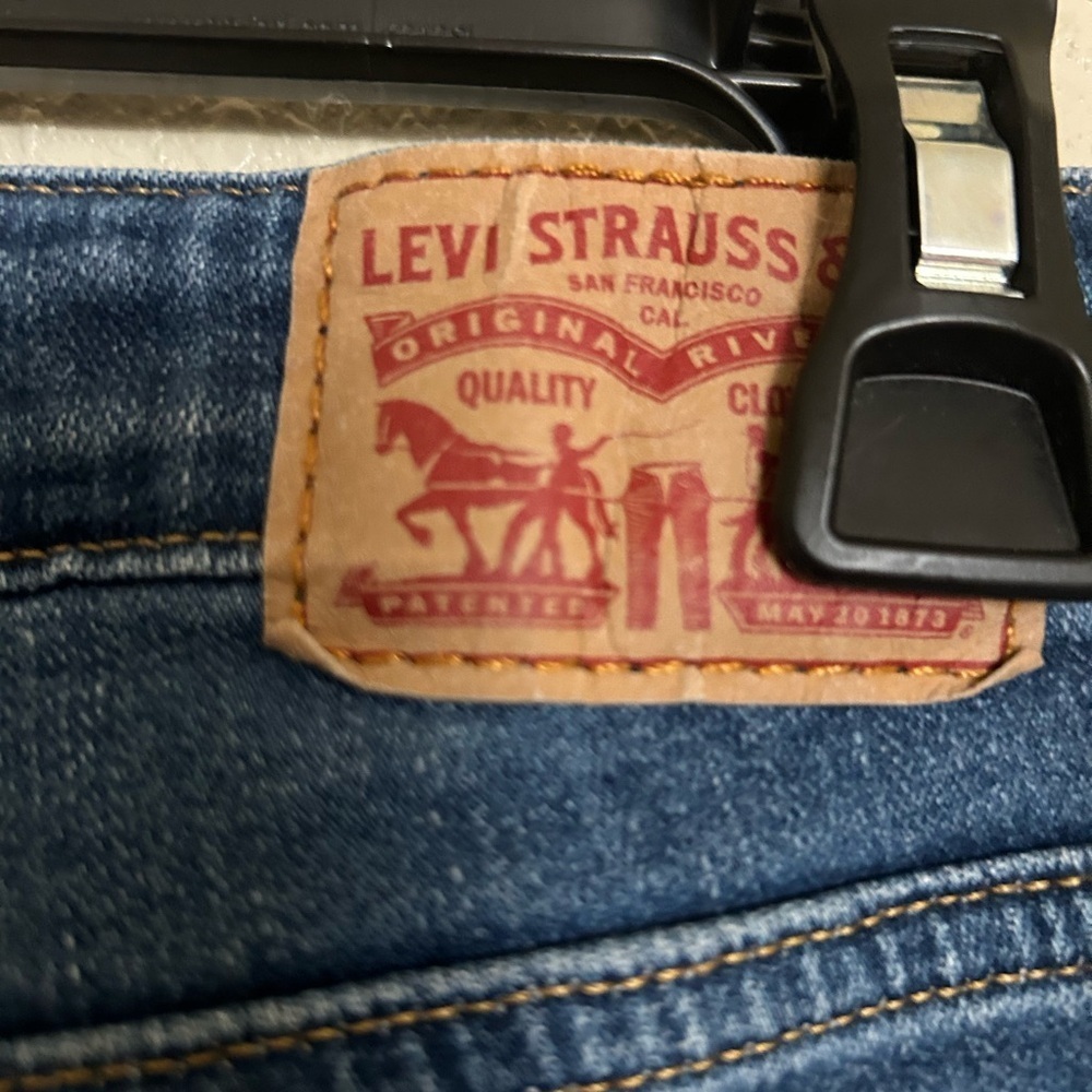 Levis Blue Skinny Jeans with Distressed Details - Picture 7 of 10